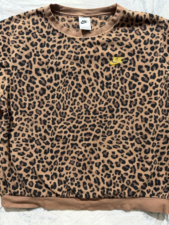 Nike Leopard Print Crewneck Sweatshirt - Brown/Black with Gold Accent - Picture 2 of 7